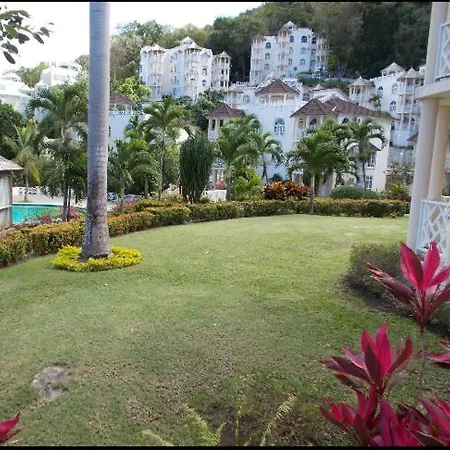 #D1 Castle Studio Wifi King Bed Ocho Rios Jamaica-3